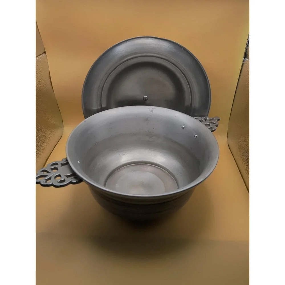 Vintage  Lazar 2 piece Bun Warmer Aluminum Serving Double‎ handle